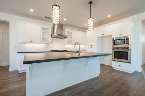 Kitchen - 3886 Colby Trl, Redding, CA 96002 photo 1 of 5