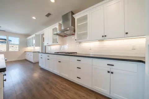 Kitchen - 3886 Colby Trl, Redding, CA 96002 photo 4 of 5