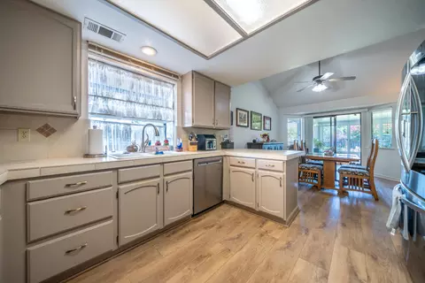Kitchen - 2238 Cilantro Dr, Redding, CA 96003 photo 3 of 3