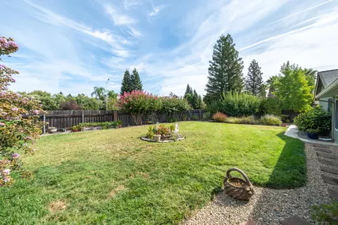 Exterior - 2238 Cilantro Dr, Redding, CA 96003 photo 4 of 8
