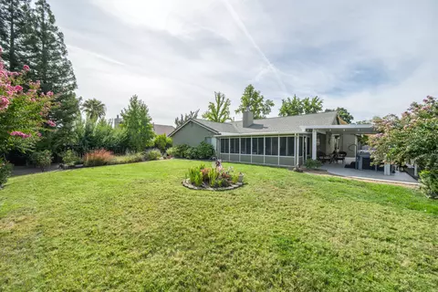 Exterior - 2238 Cilantro Dr, Redding, CA 96003 photo 5 of 8