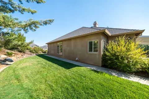 Exterior - 3183 Colombard Walk, Redding, CA 96001 photo 17 of 22