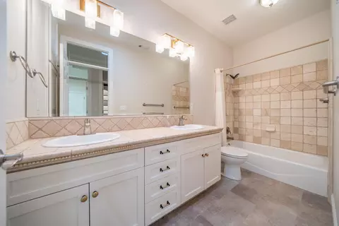 Bath - 3183 Colombard Walk, Redding, CA 96001 photo 5 of 5