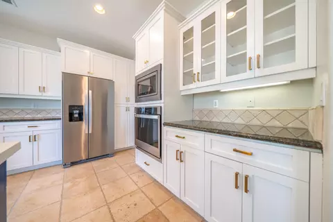 Kitchen - 3183 Colombard Walk, Redding, CA 96001 photo 1 of 6