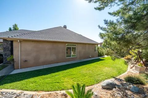 Exterior - 3183 Colombard Walk, Redding, CA 96001 photo 18 of 22