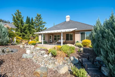 Exterior - 3183 Colombard Walk, Redding, CA 96001 photo 14 of 22