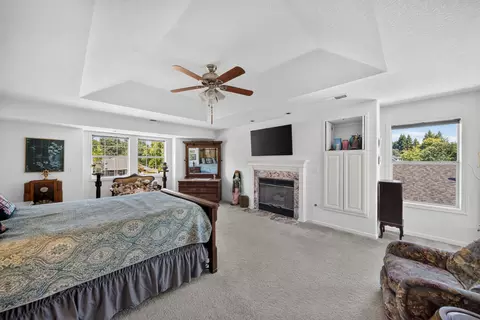 Bedroom - 2359 El Vista St, Redding, CA 96002 photo 3 of 6
