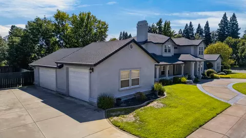 Exterior - 2359 El Vista St, Redding, CA 96002 photo 14 of 16