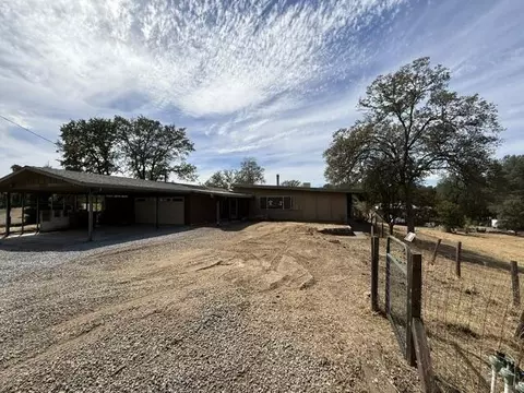 Exterior - 20950 Heston Ln, Redding, CA 96003 photo 2 of 14