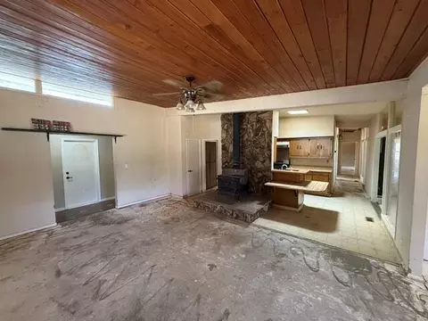Living - 20950 Heston Ln, Redding, CA 96003 photo 1 of 5