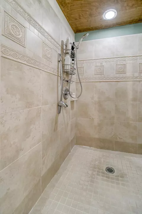 4884 Pecan, Redding, CA 96003 photo 13