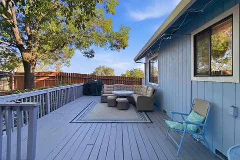Exterior - 5950 Mountain View Dr, Redding, CA 96003 photo 7 of 12