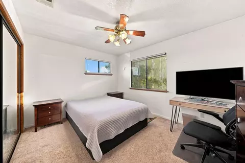 Bedroom - 5950 Mountain View Dr, Redding, CA 96003 photo 3 of 3