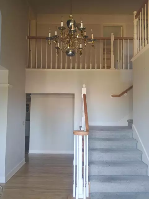 Entry Way - 531 Aurora Pl, Redding, CA 96001 photo 2 of 6
