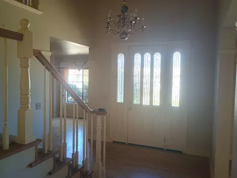 Entry Way - 531 Aurora Pl, Redding, CA 96001 photo 4 of 6