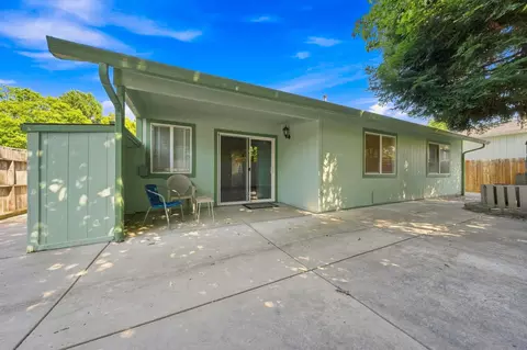 Exterior - 418 Yolla Bolly Trl, Redding, CA 96003 photo 5 of 9