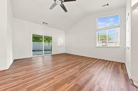 Living - 418 Yolla Bolly Trl, Redding, CA 96003 photo 3 of 3