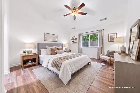 Bedroom - 418 Yolla Bolly Trl, Redding, CA 96003 photo 1 of 3