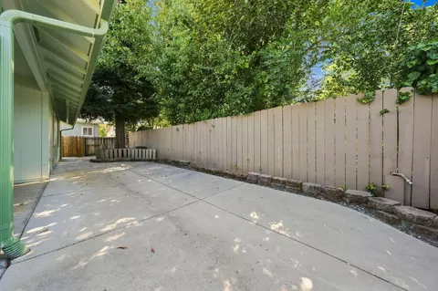 Exterior - 418 Yolla Bolly Trl, Redding, CA 96003 photo 7 of 9