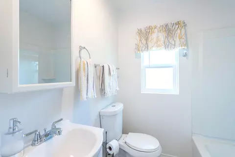Bath - 20758 State Hwy 299 East E, Redding, CA 96003 photo 2 of 3
