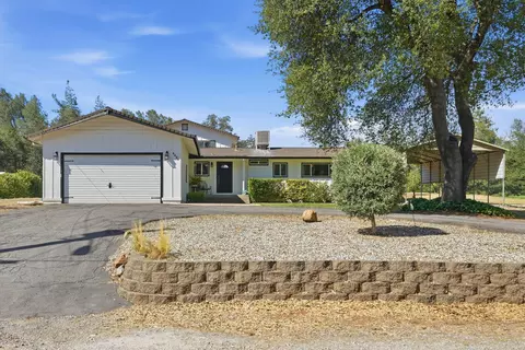4521 Arrow Rock Ave, Shasta Lake, CA 96019