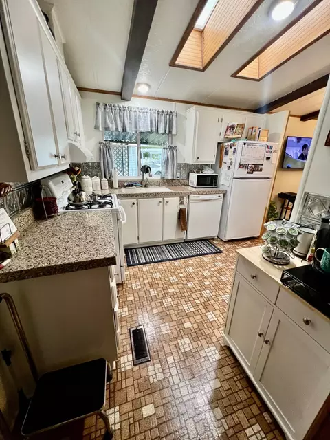 180 S Main St, Red Bluff, CA 96080 photo 6
