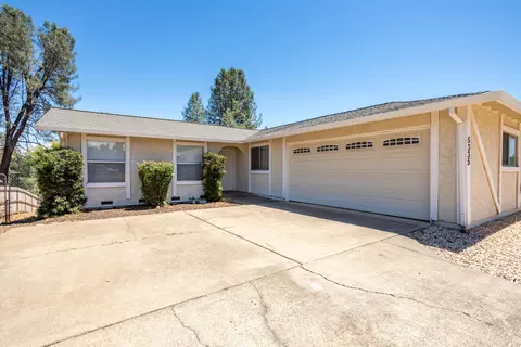 Exterior - 5335 Stonethrow Ct, Redding, CA 96003 photo 2 of 13