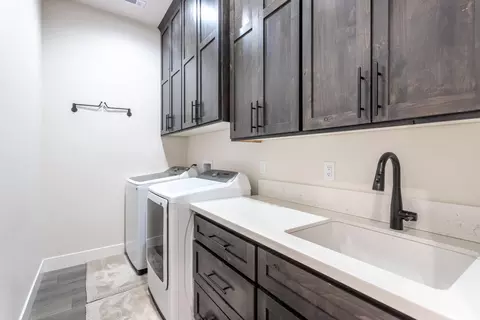 Other - 910 Santa Cruz Dr, Redding, CA 96003 photo 5 of 7