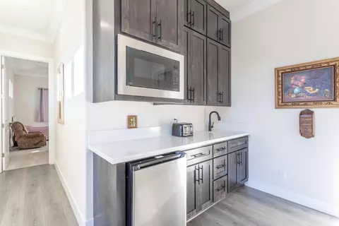 Entry Way - 910 Santa Cruz Dr, Redding, CA 96003 photo 1 of 1