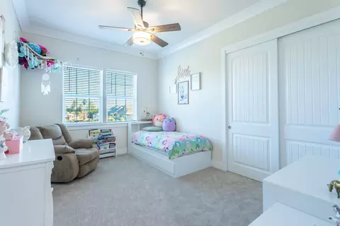 Bedroom - 910 Santa Cruz Dr, Redding, CA 96003 photo 3 of 4