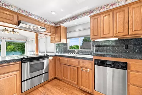 Kitchen - 3090 Valentine Ln, Redding, CA 96001 photo 2 of 2