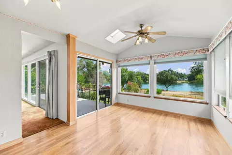 Living - 3090 Valentine Ln, Redding, CA 96001 photo 4 of 5