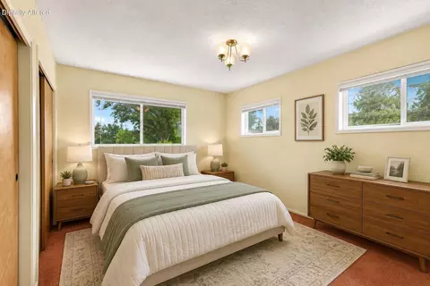 Bedroom - 3090 Valentine Ln, Redding, CA 96001 photo 4 of 5
