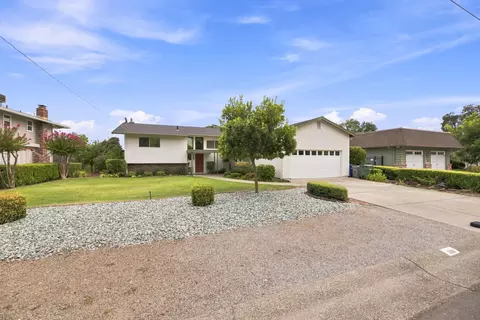 Exterior - 3090 Valentine Ln, Redding, CA 96001 photo 10 of 13