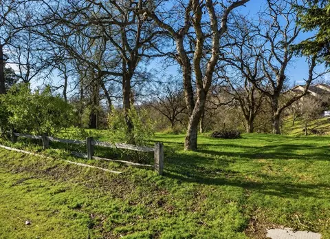 19669 White Horse Pl, Cottonwood, CA 96022