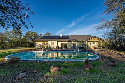 Exterior - 14815 Molluc Dr, Red Bluff, CA 96080 photo 8 of 13
