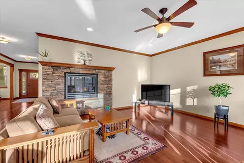 Living - 14815 Molluc Dr, Red Bluff, CA 96080 photo 3 of 4