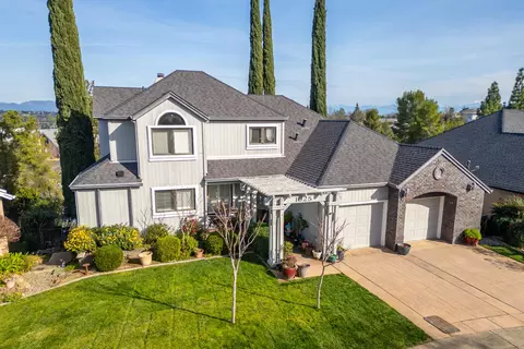 1025 Chardonnay Walk, Redding, CA 96001