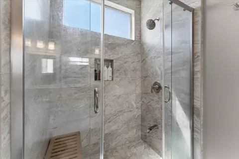Bath - 2248 Drexel Way, Redding, CA 96001 photo 2 of 2