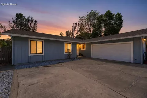 Exterior - 2579 Velia St, Redding, CA 96002 photo 8 of 8
