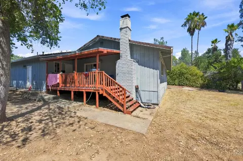 Exterior - 2579 Velia St, Redding, CA 96002 photo 5 of 8
