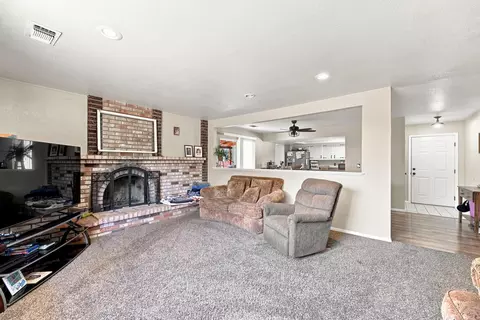 Living - 2579 Velia St, Redding, CA 96002 photo 2 of 2