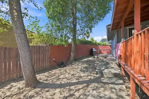 Exterior - 2579 Velia St, Redding, CA 96002 photo 4 of 8