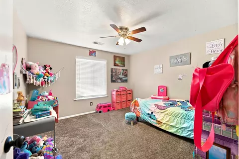 Bedroom - 2579 Velia St, Redding, CA 96002 photo 4 of 4