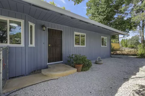 3347 Santa Rosa Way, Redding, CA 96003