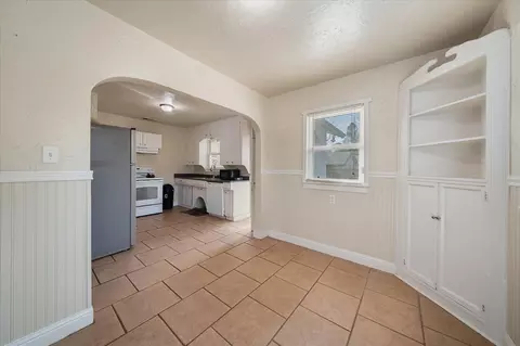 Entry Way - 409 Smile Pl, Redding, CA 96001 photo 2 of 3