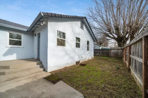 Exterior - 409 Smile Pl, Redding, CA 96001 photo 3 of 14
