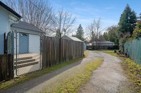 Exterior - 409 Smile Pl, Redding, CA 96001 photo 11 of 14