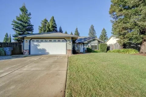 3384 Billings Dr, Redding, CA 96002