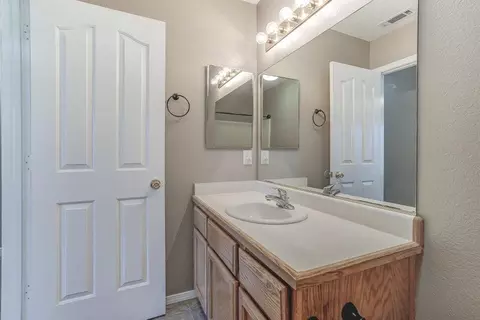 Bath - 3384 Billings Dr, Redding, CA 96002 photo 5 of 5